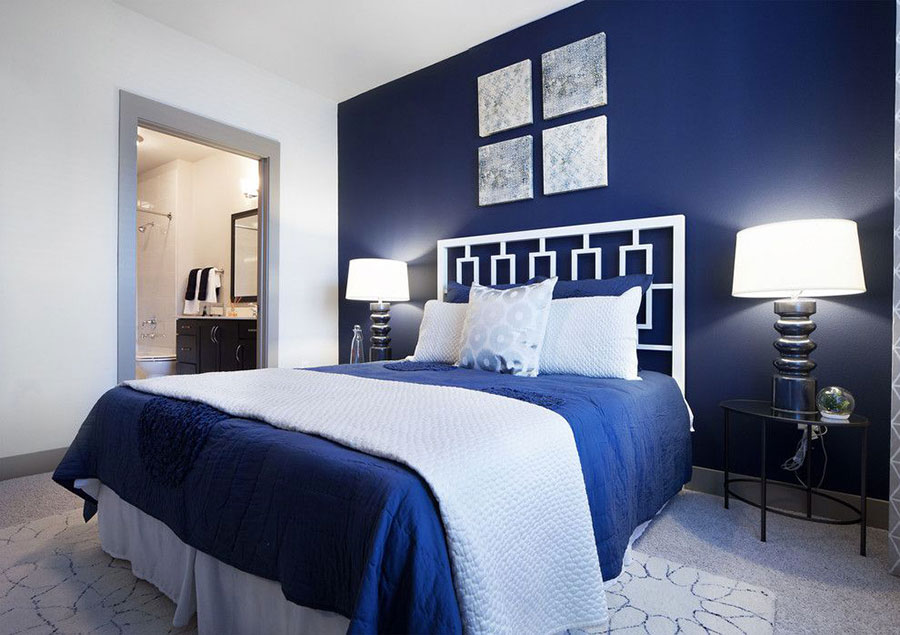camera da letto parete blu